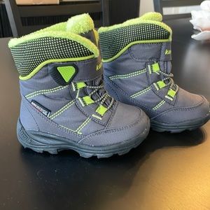 Kamik Stance Snow Boots size 8